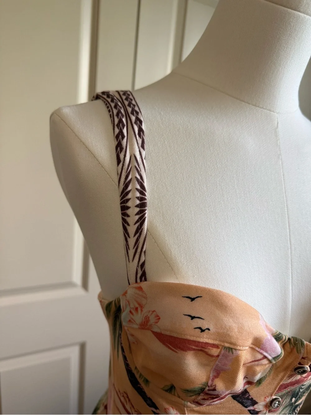 Dunna Luau Dress - Picture 3 of 4